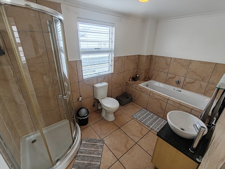 3 Bedroom Property for Sale in Villa Diamante Western Cape